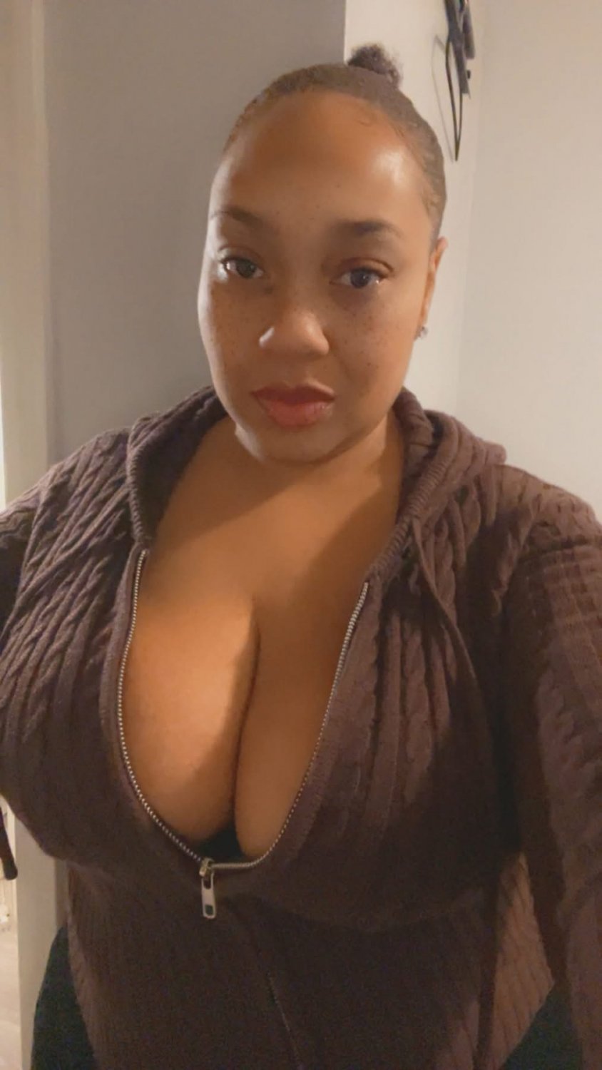 Thick Bbw ebony 🍑💦 #E1Z9519d